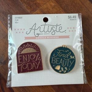 Artiste Embroidery Sewing Cross-stitch Magnetic Needle Minders Set of 2